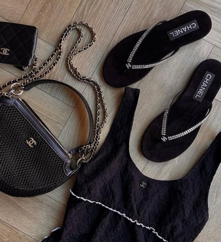 2025 chanel coco beach swimsuit مايوه شانيل أسود شاطئ كوكو بيتش