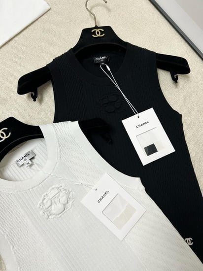 White or black 25B chanel tank top 2025 قميص شانيل قطن أبيض أو أسود
