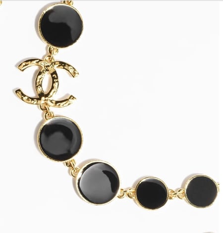 2024 قلادة شانيل ذهبي أسود دوائر