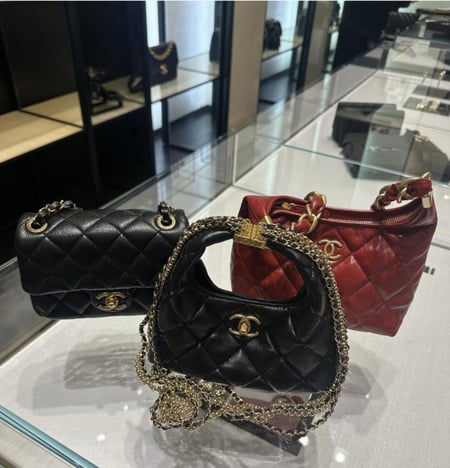 Chanel black leather bag 2024 حقيبة شانيل تسوق صغيرة جلد أسود