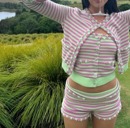 CHANEL PINK GREEN TOP 2025 قميص شانيل كشمير وردي أخضر فاتح مخطط