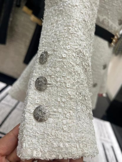 جاكيت شانيل تويد براق لامع أبيض Chanel white tweed sparkling jacket