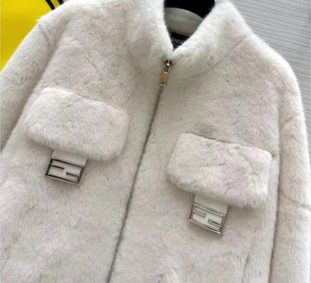 Fendi white fur jacket جاكيت فندي فرو أبيض