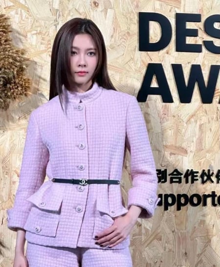 Chanel  Pink tweed jacket سترة شانيل جاكيت تويد كشمير  وردي