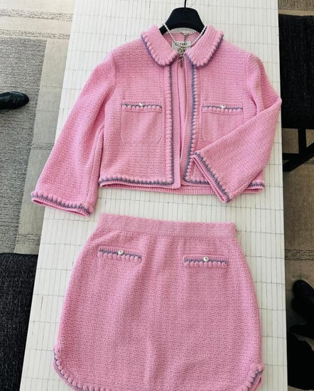 2025 تنورة شانيل وردي P25 CHANEL PINK JACKET