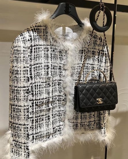 2025 CHANEL TWEED FEATHERS JACKET  جاكيت شانيل تويد ريش أبيض أسود