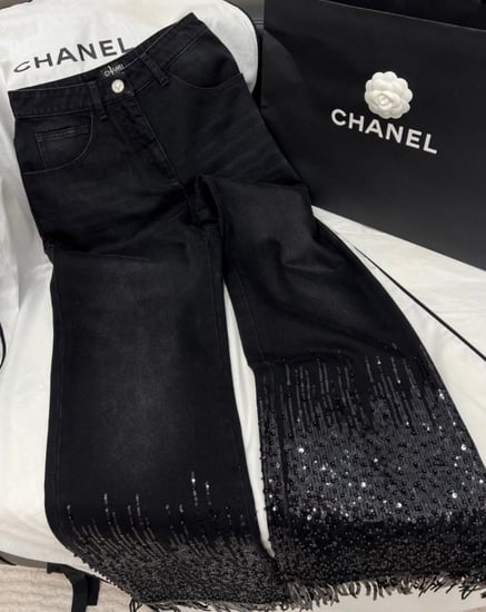 2025 Chanel Denim Embroidered Beads jeans جينز شانيل مطرز بالخرز أبيض
