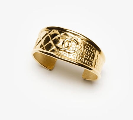 CHANEL GOLD CUFF 2025 سوار شانيل عريض معدن ذهبي