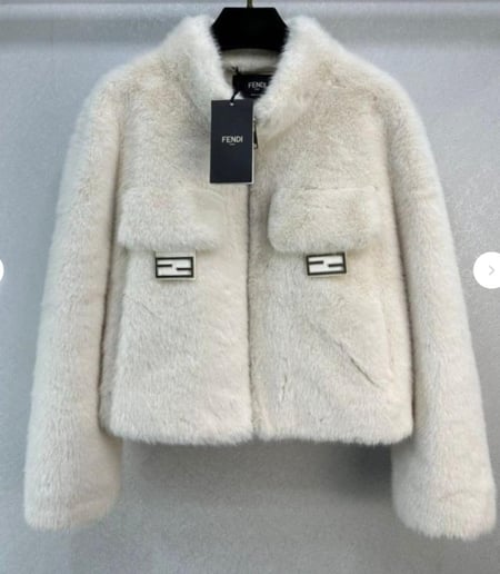 Fendi white fur jacket جاكيت فندي فرو أبيض