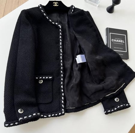 2026 Chanel BLACK tweed jacket  سترة شانيل جاكيت تويد  أسود مطرز
