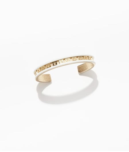 2024 شانيل سوار ذهبي و ابيض