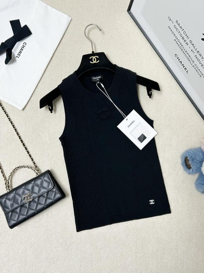 White or black 25B chanel tank top 2025 قميص شانيل قطن أبيض أو أسود