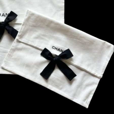 كيس شانيل صغير لتخزين و حماية الملابس الثمينة