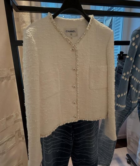 2025 Chanel white pearls tweed jacket جاكيت شانيل تويد أبيض لؤلؤي