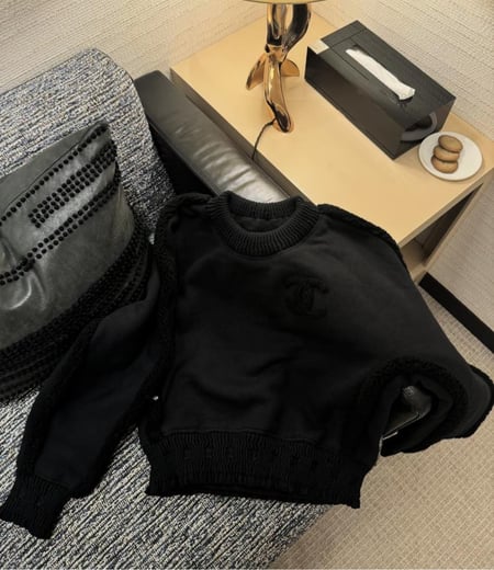بلوفر شانيل شتوي أسود black 2024 CHANEL COCO NEIGE PULLOVER