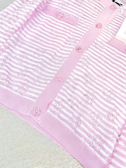 Chanel pink cardigan 2024 كارديغان شانيل خفيفة وردية وردي