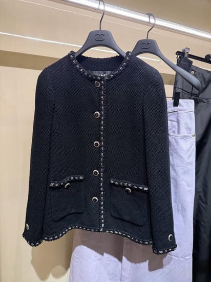 2026 Chanel BLACK tweed jacket  سترة شانيل جاكيت تويد  أسود مطرز