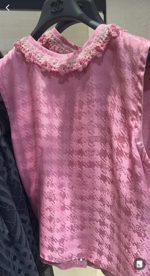2024 chanel pink silk top 2024 قميص شانيل جاكار  حريري