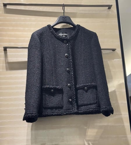 2025 سترة شانيل جاكيت تويد أسود Chanel black tweed jacket