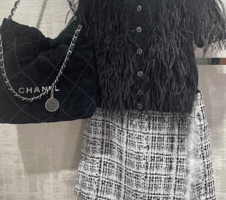 Chanel Feather White Cardigan 2025 كارديغان شانيل ريش أبيض 2025