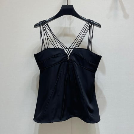 2024 قميص شانيل ساتان حريري أسود 2024 CHANEL BLACK SILK STIN TOP SHIRT