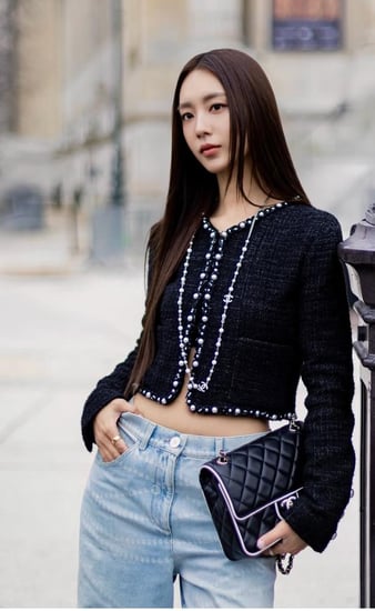 2025CHANEL BLACK TWEEED JACKET WITH P  جاكيت شانيل تويد أسود لؤلؤي