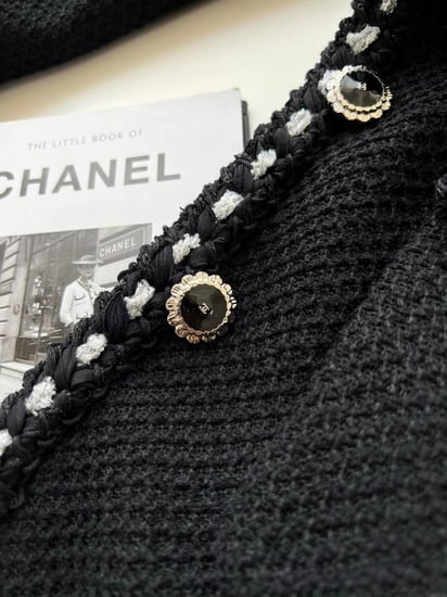 2026 Chanel BLACK tweed jacket  سترة شانيل جاكيت تويد  أسود مطرز