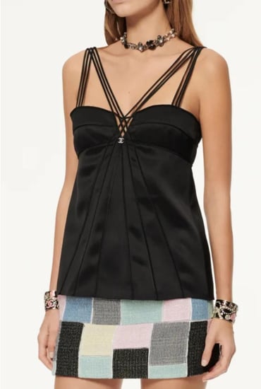 2024 قميص شانيل ساتان حريري أسود 2024 CHANEL BLACK SILK STIN TOP SHIRT