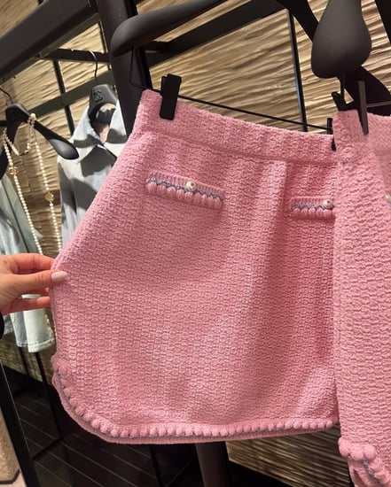 2025 تنورة شانيل وردي P25 CHANEL PINK JACKET