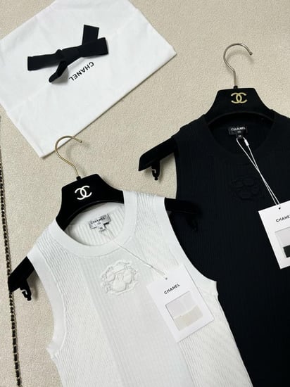 White or black 25B chanel tank top 2025 قميص شانيل قطن أبيض أو أسود