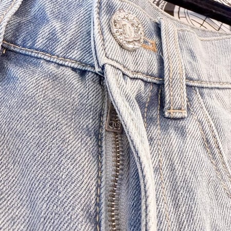 2025 chanel coco beach denim jeans جينز شانيل دينم شاطئ كوكو بيتش