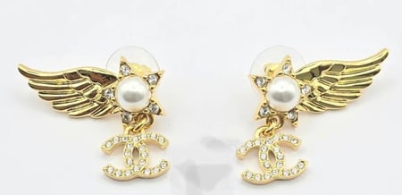 Chanel Wing Gold Crystal Earrings 2024 أقراط شانيل جناح ذهبي لؤلؤي كري