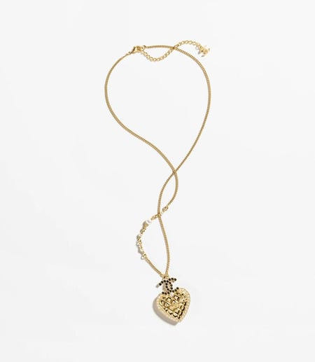 2024 قلادة شانيل طويلة بدلاية  قلب ذهبي CHANEL LONG PENDANT NECKLACE