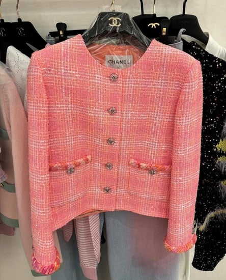 2024 جاكيت شانيل سترة تويد متقزح وردي فاتح