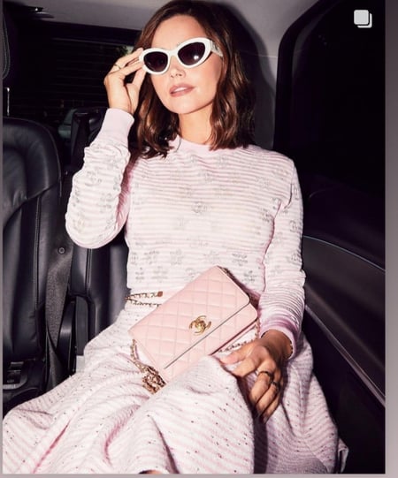 2024 كنزة  شانيل صوفية خفيفة وردية مخرمة