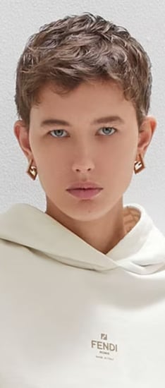 2024 فندي اقراط معدن ذهبي مرصع بالكريستال