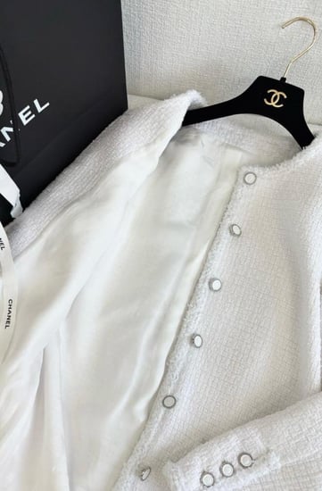 2025 Chanel White Tweed Long Jacket جاكيت شانيل تويد أبيض طويل
