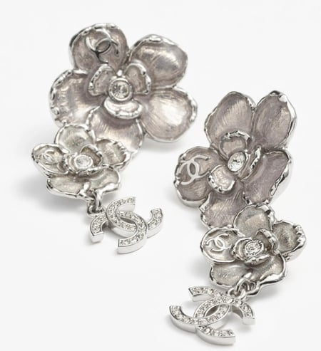 CHANEL SILVER FLOWERS PENDANT EARRINGS أقراط شانيل وردات فضي كريستالي
