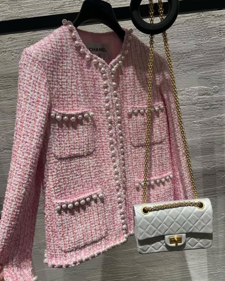 CHANEL PINK TWEED JACKET 2025 جاكيت شانيل وردي تويد بأزرار أمامية