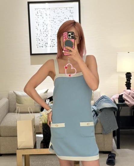 فستان شانيل 2025 برغندي وردي