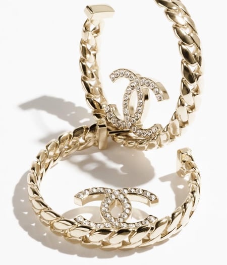 2024 اقراط شانيل على شكل حلقة ذهبي مرصع بالكريستال
