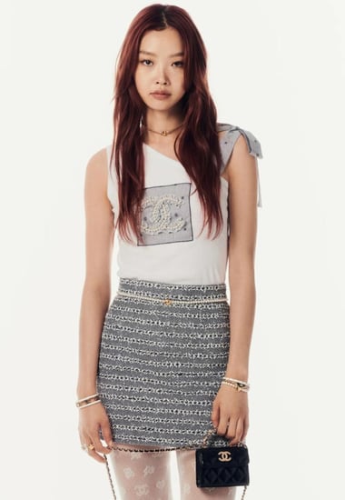 2024 تنورة شانيل ميني تويد متقزّح رمادي مخطط