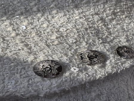 جاكيت شانيل تويد براق لامع أبيض Chanel white tweed sparkling jacket