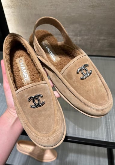 Chanel velvet fur shoes حذاء شانيل المخملي مبطن بالفرو