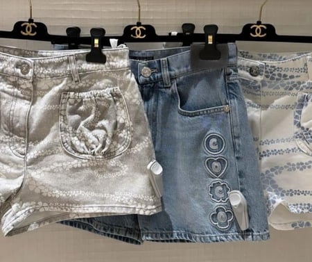 شورت شانيل دينم  شاطئ كوكو بيتش أزرق 2025 Chanel Coco Beach shorts