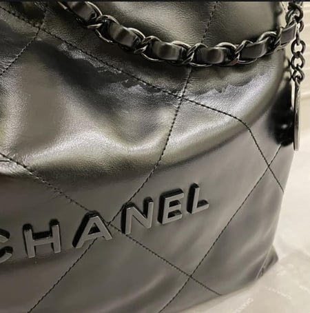 حقيبة شانيل CHANEL 22 جلد أسود Black CHANEL 22 HANDBAG