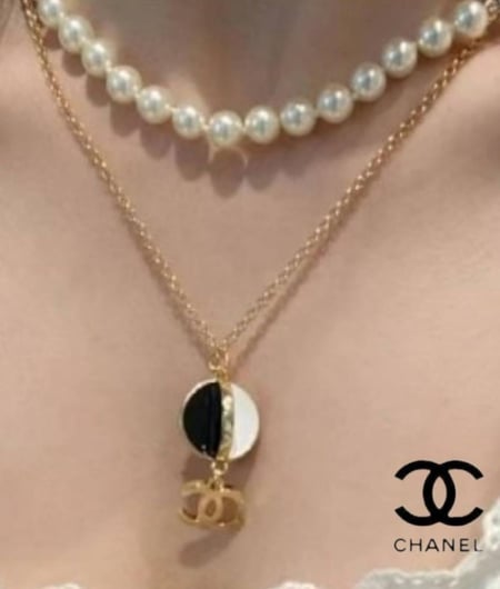 CHANEL CHRISTAL NECKLACE  قلادة شانيل بدلاية كريستالية