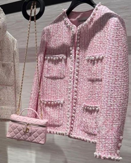CHANEL PINK TWEED JACKET 2025 جاكيت شانيل وردي تويد بأزرار أمامية 2025