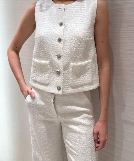 2025 جيلية شانيل تويد براق أبيض CHANEL GLITTERED TWEED VEST