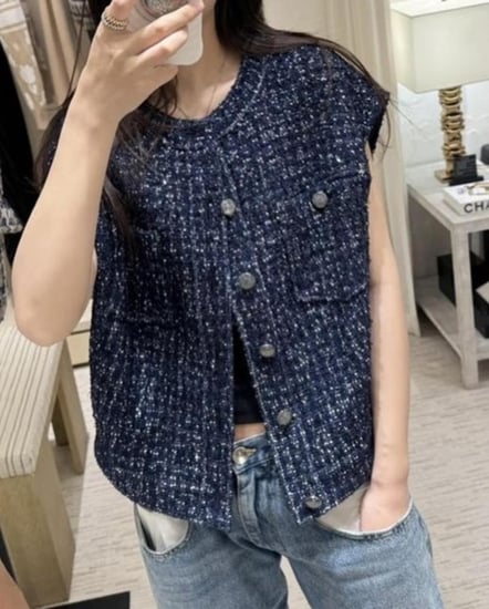 2025 جيلية شانيل تويد أزرق  Chanel blue tweed vest